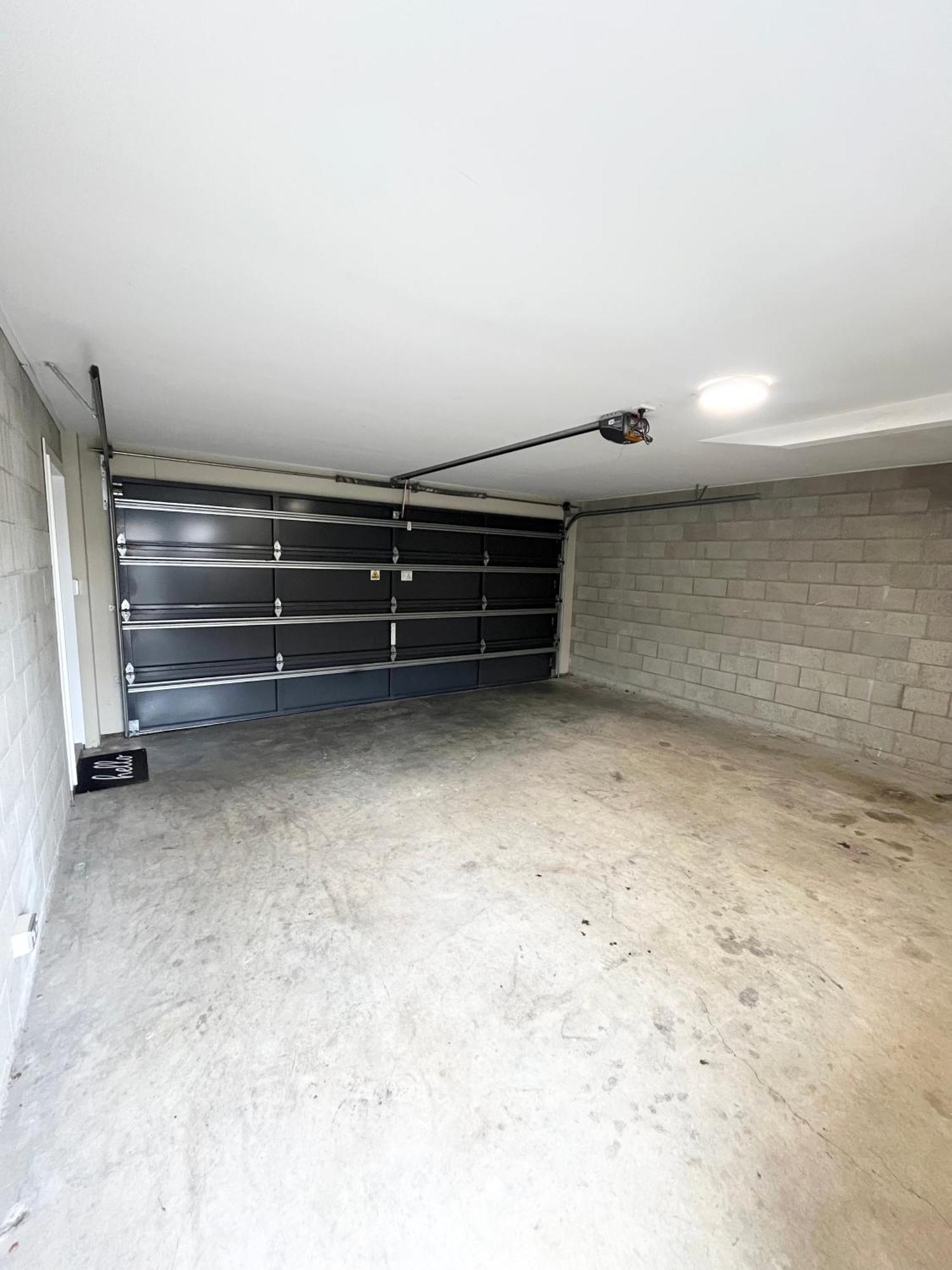 Apartamento Townhouse Close To Cbd With Onsite Parking And Garaging