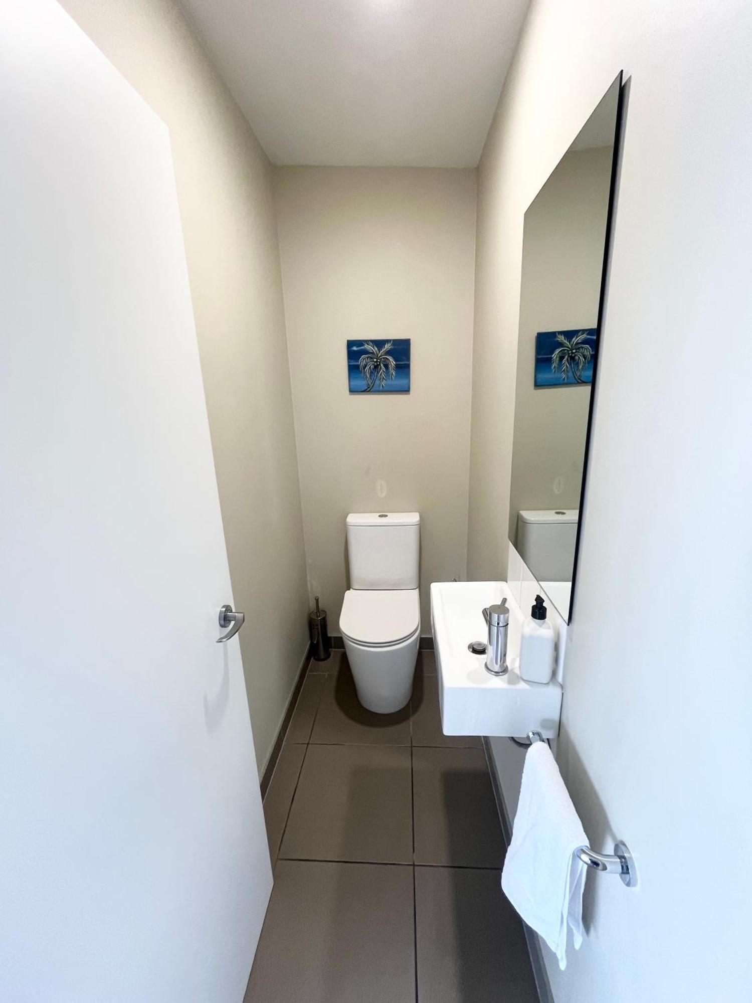 Townhouse Close To Cbd With Onsite Parking And Garaging Apartamento Christchurch