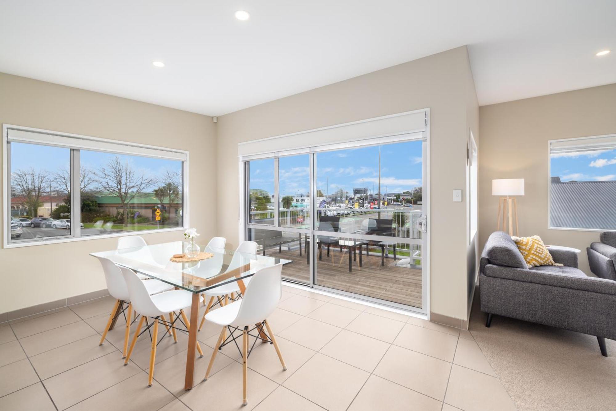 Townhouse Close To Cbd With Onsite Parking And Garaging Apartamento Christchurch